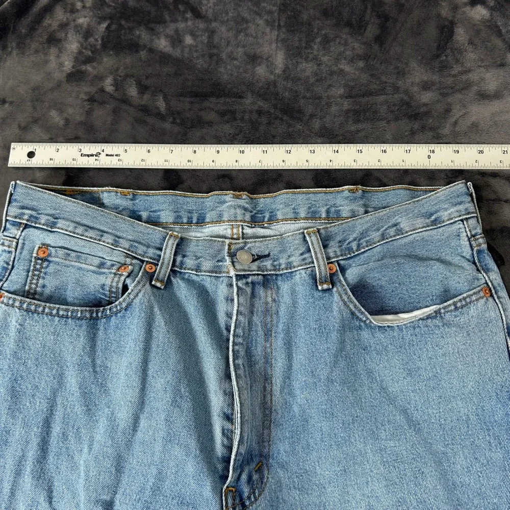 Levi's 550 Relaxed Fit Jeans Mens 38x30 Light Wash Denim Tapered Leg